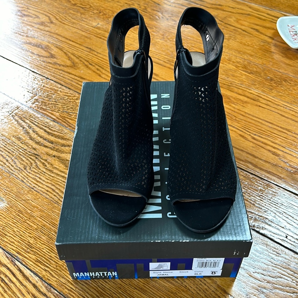 Manhattan Collection black suede open toe zip booties. Cutout design. Size 8.